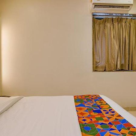 FabHotel Veera Residency Mumbai  Buitenkant foto
