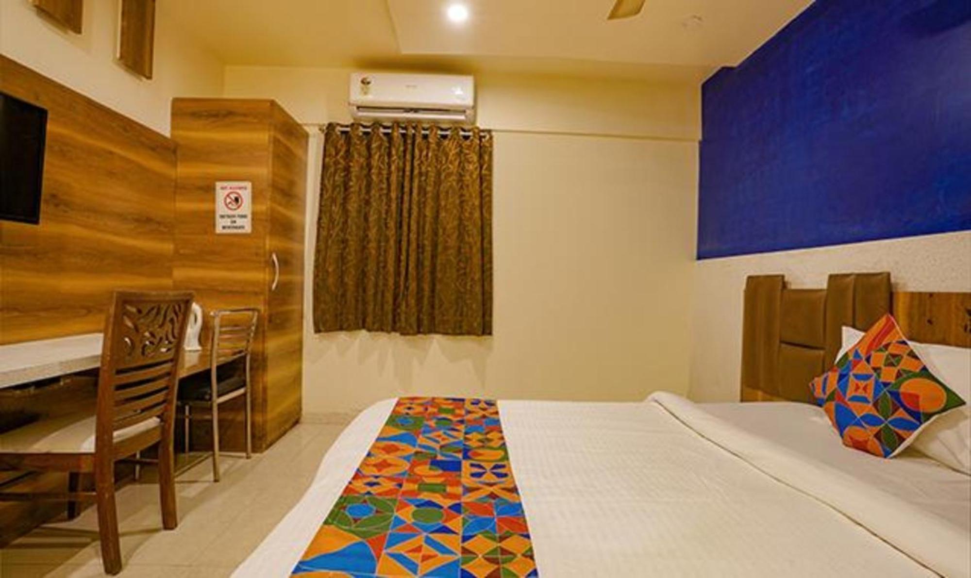 FabHotel Veera Residency Mumbai  Buitenkant foto