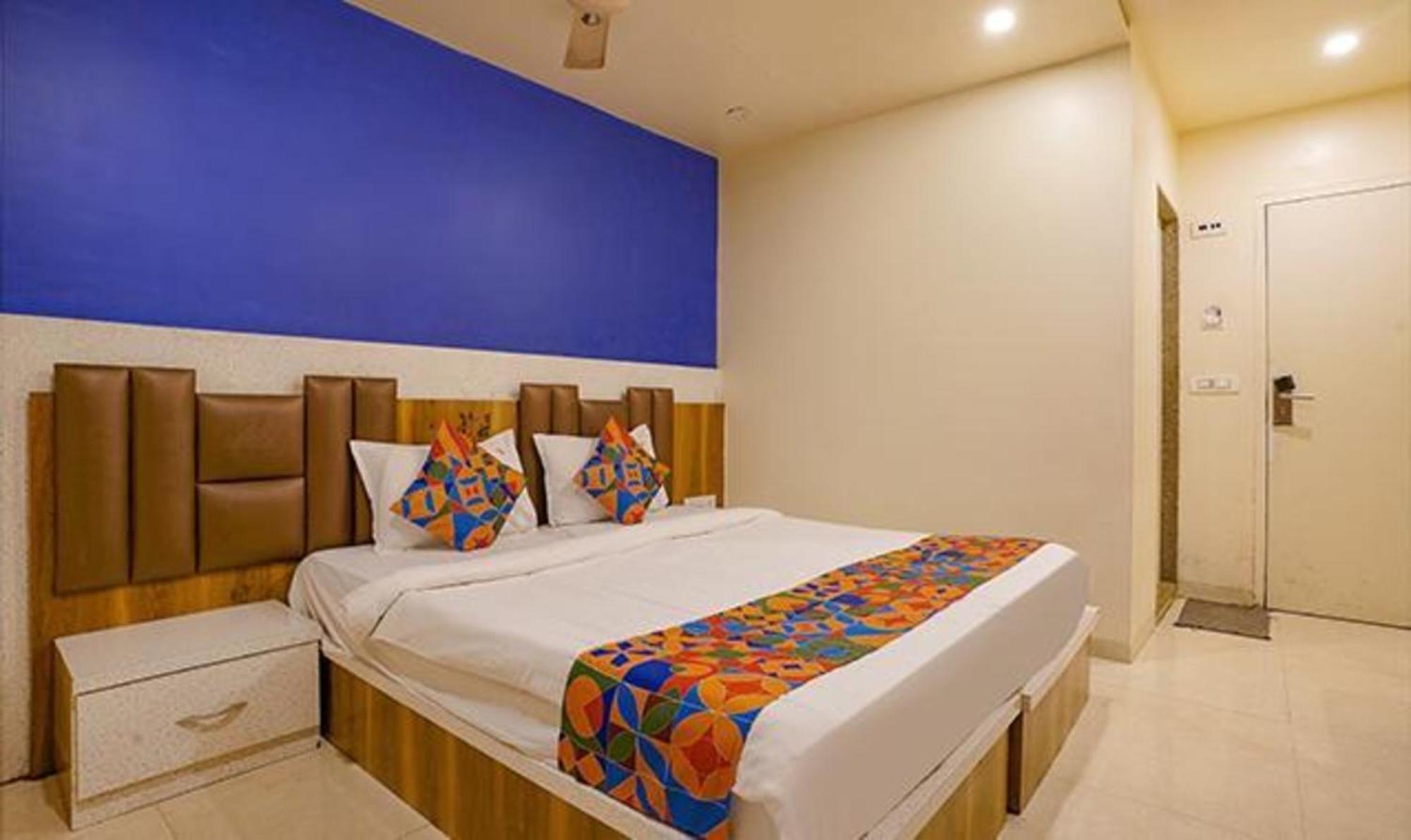 FabHotel Veera Residency Mumbai  Buitenkant foto