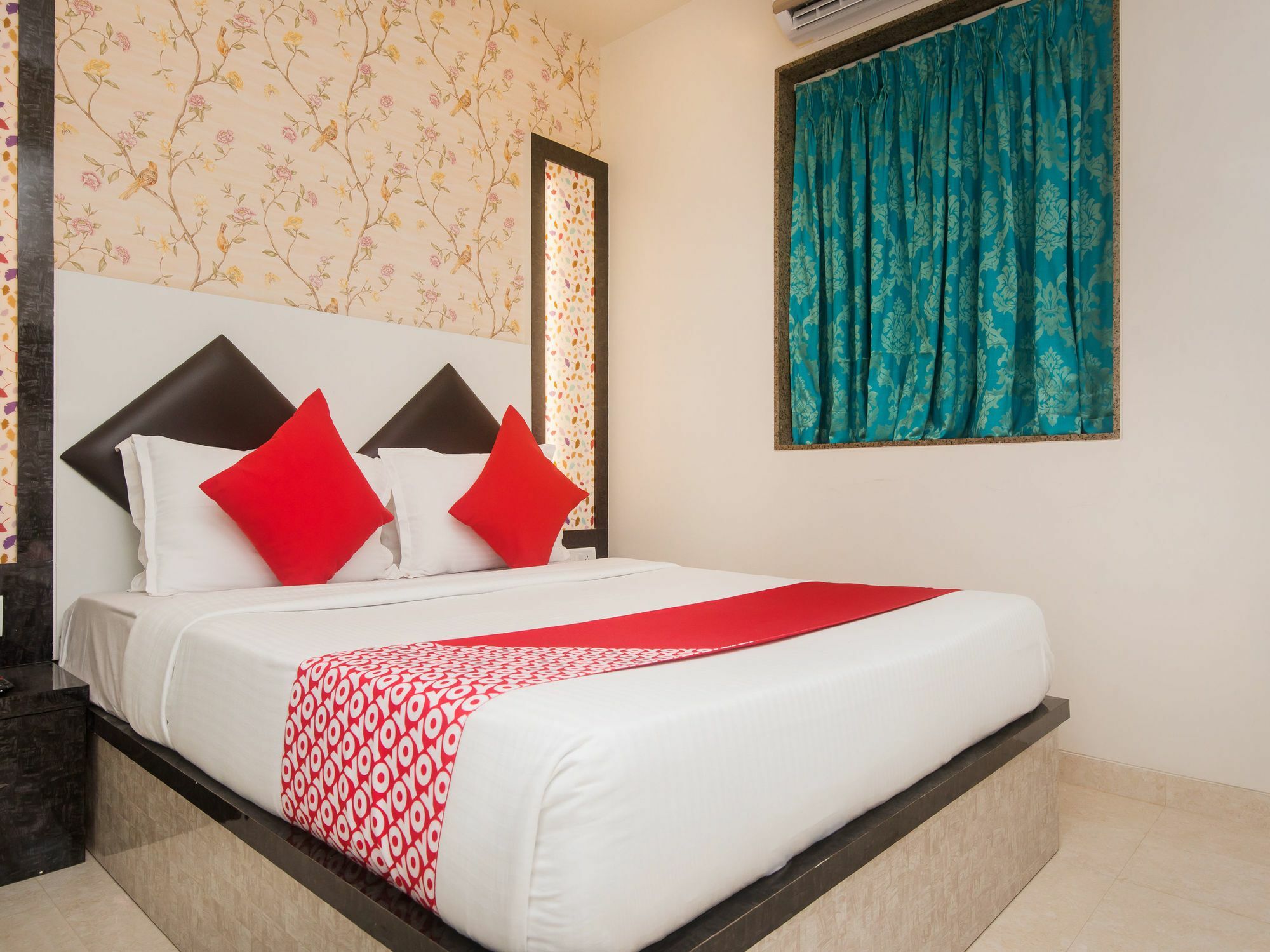 FabHotel Veera Residency Mumbai  Buitenkant foto